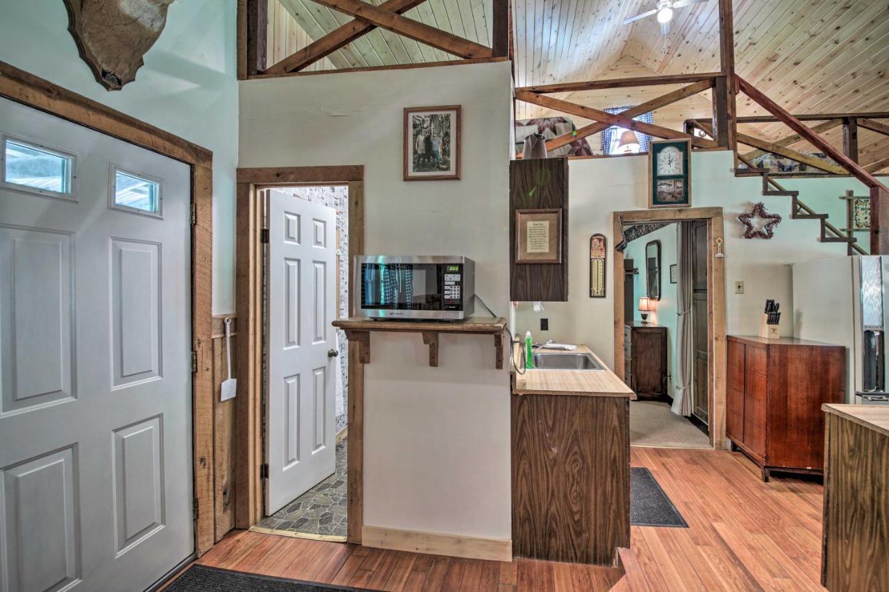 Waters Edge Retreat With Deck On Patoka Lake! Taswell エクステリア 写真