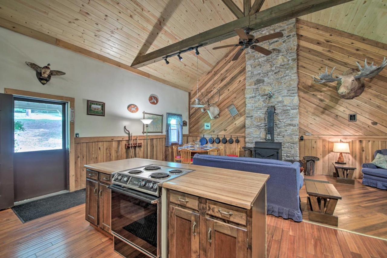 Waters Edge Retreat With Deck On Patoka Lake! Taswell エクステリア 写真