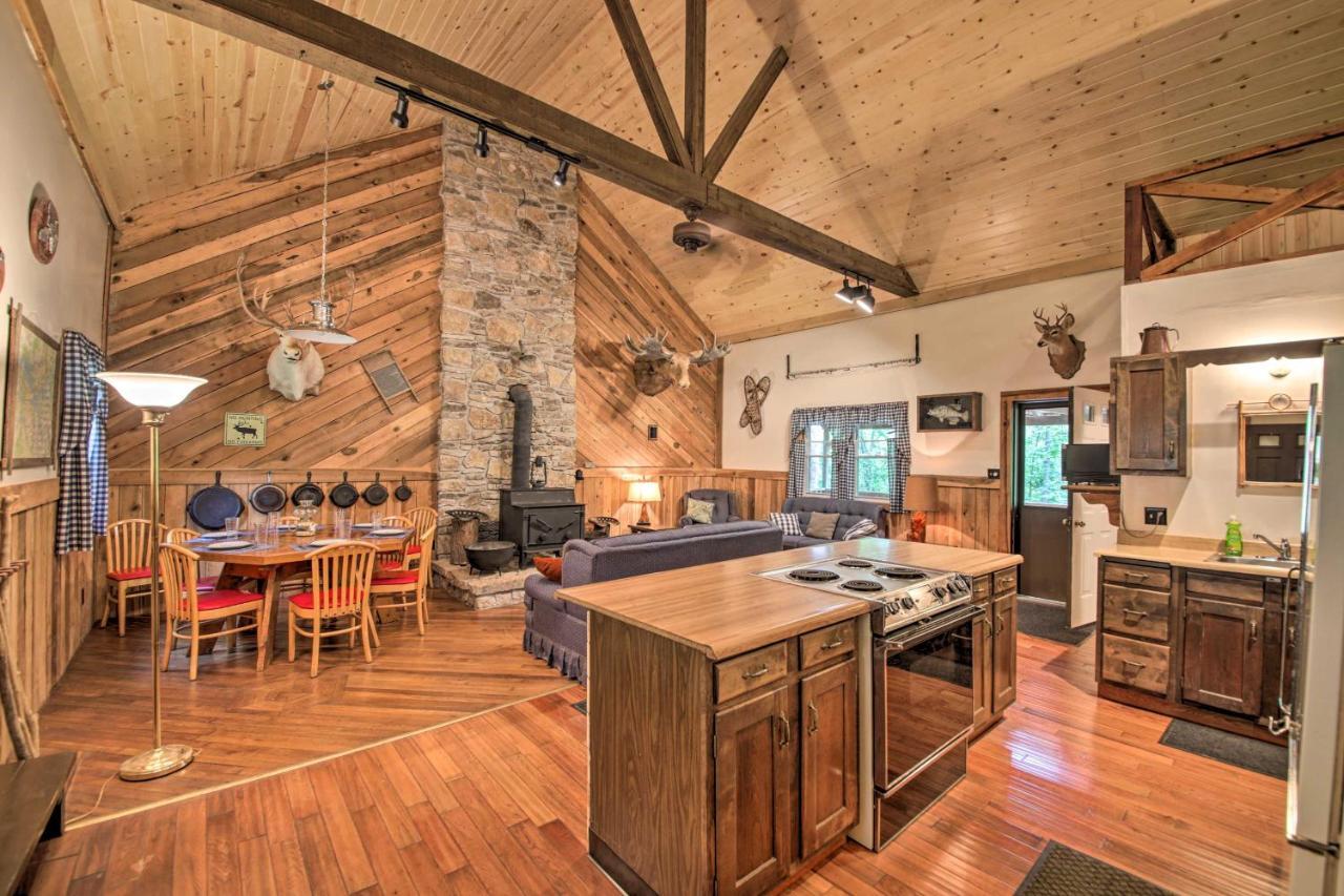 Waters Edge Retreat With Deck On Patoka Lake! Taswell エクステリア 写真