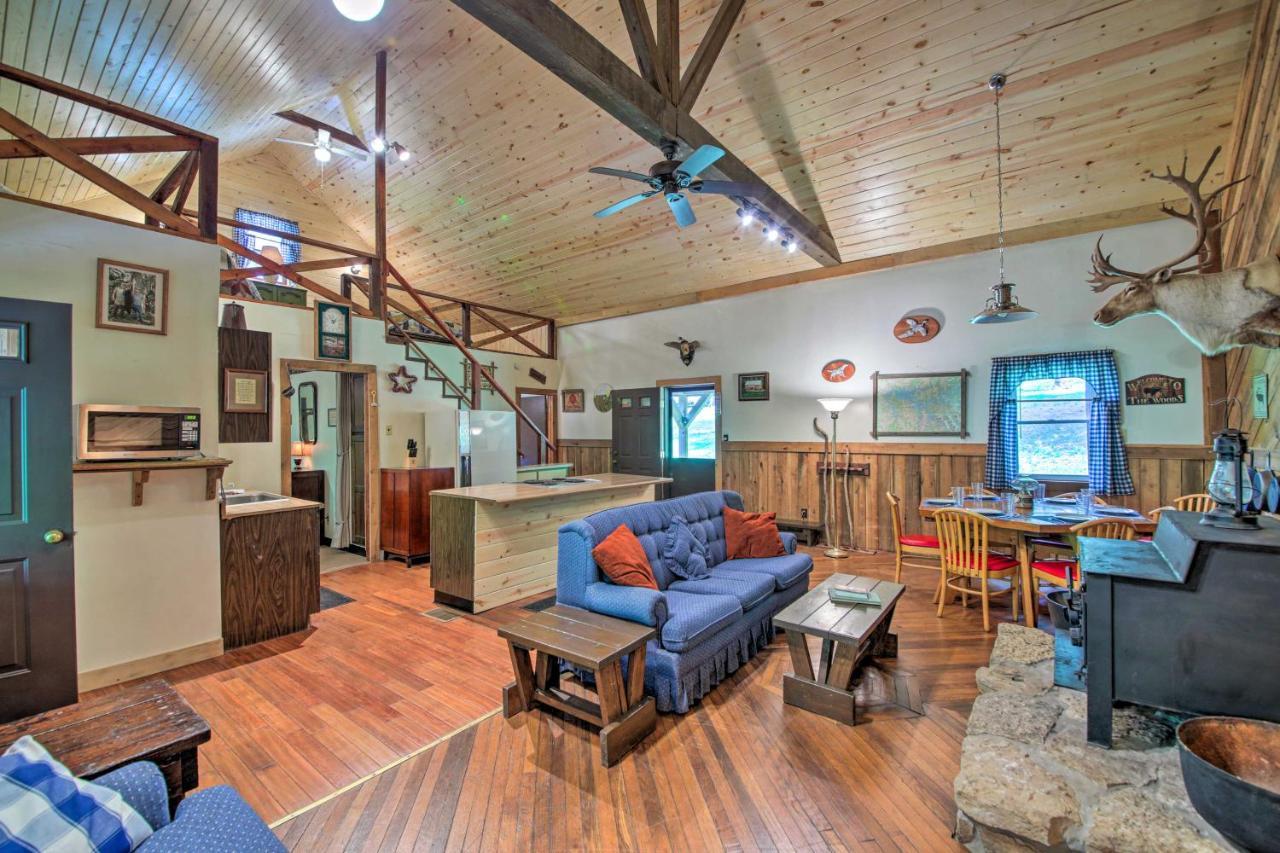 Waters Edge Retreat With Deck On Patoka Lake! Taswell エクステリア 写真
