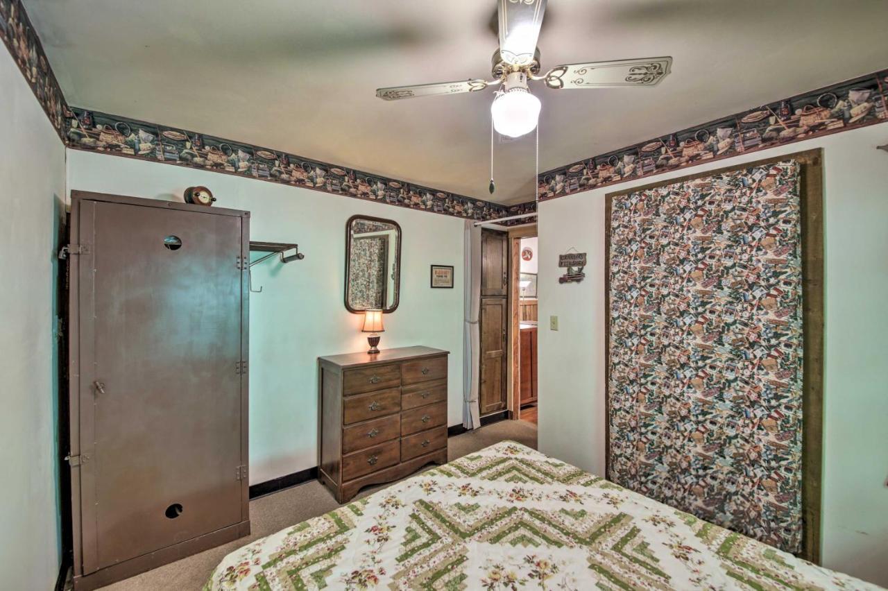Waters Edge Retreat With Deck On Patoka Lake! Taswell エクステリア 写真