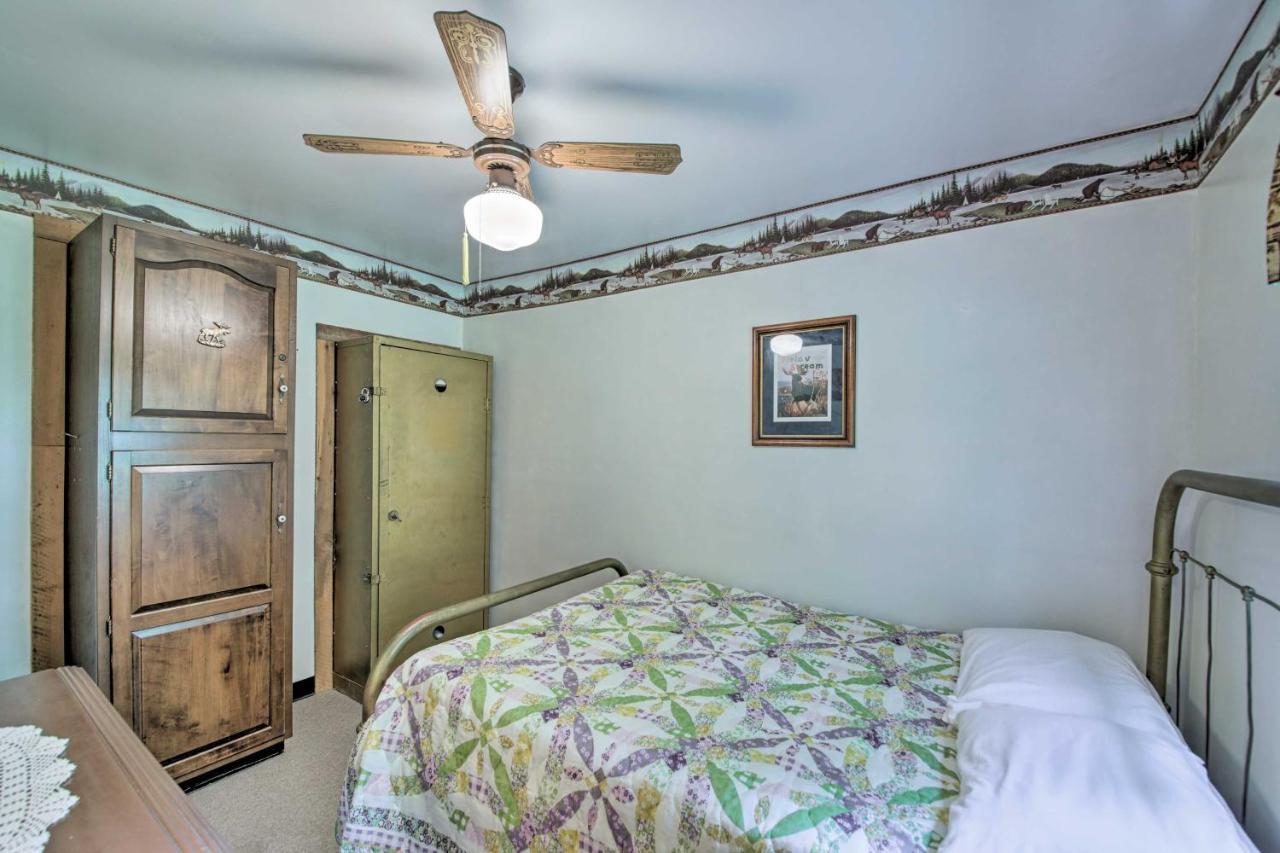 Waters Edge Retreat With Deck On Patoka Lake! Taswell エクステリア 写真